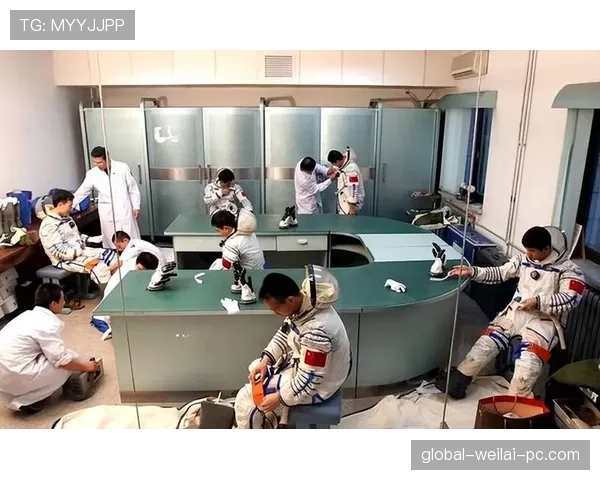 刘洋机场拎着一只比我半年工资还贵的包，我的人生被碾压了