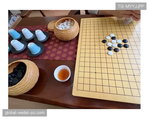 古力突然晒了个超级豪华午餐，感觉跟平时下棋的那个他差太多了吧？