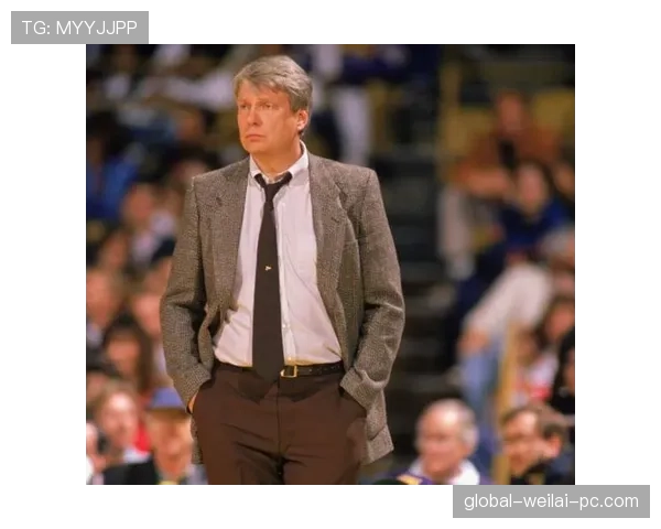 奥尔莫高位压迫参与度解析：角色定位与战术执行效率