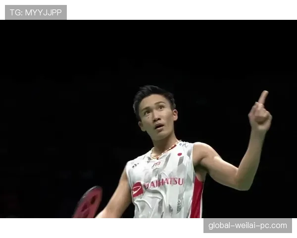 桃田贤斗训练完直接睡球场，这人是拿命在换奖金吧